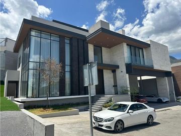 Casa en Venta en Colonia del Valle de Lujo en San Pedro