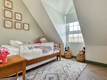 Maravillosa Casa en Condominio Cercana Colegios, Mayflower, Nido de Aguila, Chartwell International y Huelquen Montessori