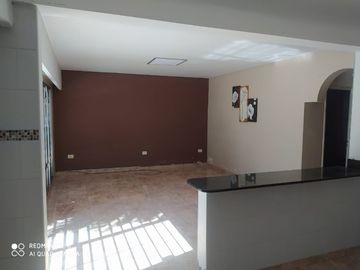 Chalet en venta en Bernal Oeste