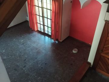 Chalet en venta en Bernal Oeste