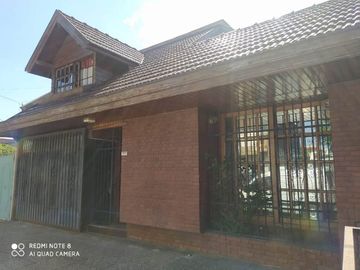 Chalet en venta en Bernal Oeste