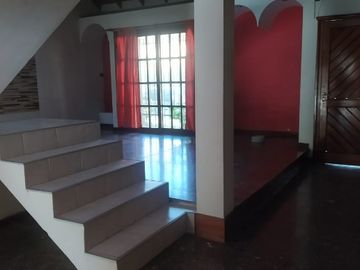 Chalet en venta en Bernal Oeste