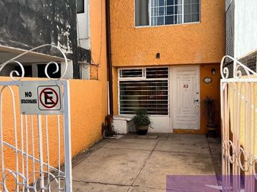 CASA DUPLEX REMODELADA, EN REAL DE ATIZAPÁN, SEGURIDAD 24 HS