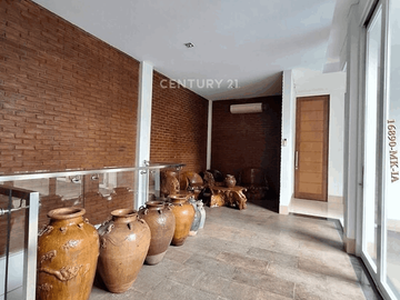 Disewakan Rumah Pondok Indah Ada Kolam Renang