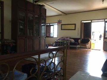 Rumah Cigadung dekat tubagus ismail, dago, sekeloa