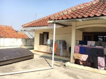 Rumah Cigadung dekat tubagus ismail, dago, sekeloa