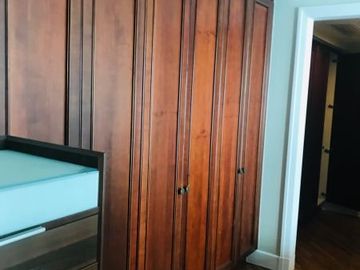 Condominium for Sale 3 Bedrooms: 3BR Flat Condo for Sale in Luna Gardens Rockwell Center Makati