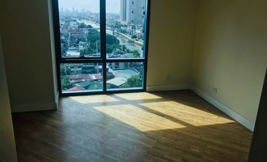 Condominium for Sale 3 Bedrooms: 3BR Flat Condo for Sale in Luna Gardens Rockwell Center Makati