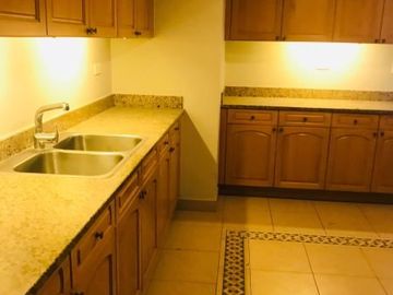 Condominium for Sale 3 Bedrooms: 3BR Flat Condo for Sale in Luna Gardens Rockwell Center Makati
