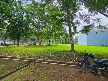 Kavling Katamaran 25x35 (875)m jarang ada, Selatan- Timur, Boulevard, Depan Taman