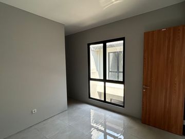 Rumah Minimalis 5 Menit ke Eka Hospital Grand Wisata Siap Huni J-52659