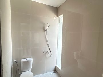 Rumah Minimalis 5 Menit ke Eka Hospital Grand Wisata Siap Huni J-52659