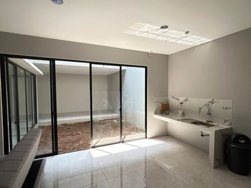 Rumah Minimalis 5 Menit ke Eka Hospital Grand Wisata Siap Huni J-52659