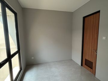 Rumah Minimalis 5 Menit ke Eka Hospital Grand Wisata Siap Huni J-52659