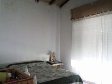 CASA  con 2 DEPTOs 2 AMB C/COCHERA M CORONADO Oportunidad