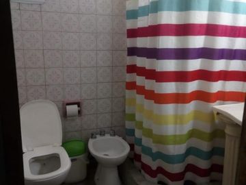CASA  con 2 DEPTOs 2 AMB C/COCHERA M CORONADO Oportunidad