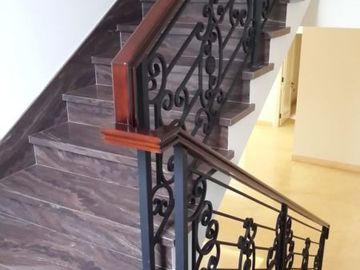 Rumah 3 Lantai Sangat Baru Dan Cantik Lokasi Di Pondok Indah