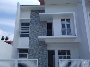 Dijual ready stock rumah mewah cantik rasa villa sejuk asri di cisaranten ARcamanik