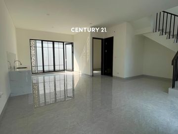 Disewakan Rumah Europan Classic Di  Area Bintaro Bs 18671