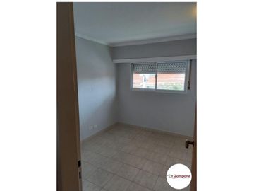 Casa en 3 plantas   4 Dorm 1 en suite con Vestidor.   Parrilla/ Pileta.  IMPERDIBLE !!!