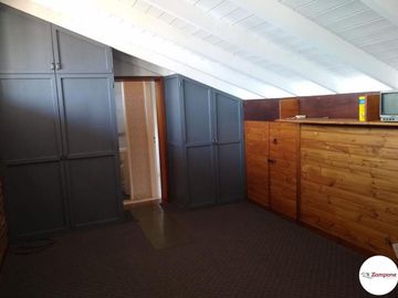 Casa en 3 plantas   4 Dorm 1 en suite con Vestidor.   Parrilla/ Pileta.  IMPERDIBLE !!!