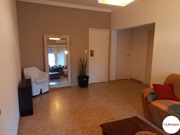 Casa en 3 plantas   4 Dorm 1 en suite con Vestidor.   Parrilla/ Pileta.  IMPERDIBLE !!!