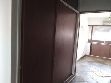 Casa en 3 plantas   4 Dorm 1 en suite con Vestidor.   Parrilla/ Pileta.  IMPERDIBLE !!!