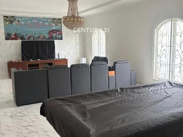 Dijual Rumah Cantik Harapan Indah Bekasi