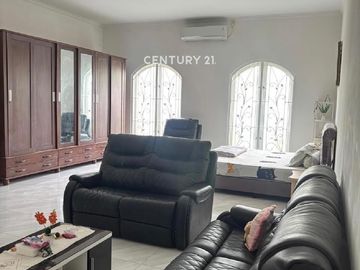Dijual Rumah Cantik Harapan Indah Bekasi