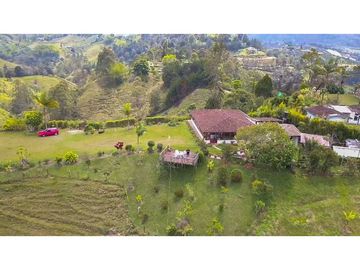 VENDO FINCA CON CASA CON PROYECCION TURISTICA - GUATAPE ANTIOQUIA