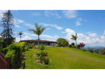 VENDO FINCA CON CASA CON PROYECCION TURISTICA - GUATAPE ANTIOQUIA