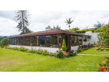 VENDO FINCA CON CASA CON PROYECCION TURISTICA - GUATAPE ANTIOQUIA