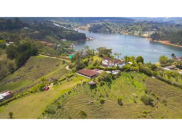 VENDO FINCA CON CASA CON PROYECCION TURISTICA - GUATAPE ANTIOQUIA
