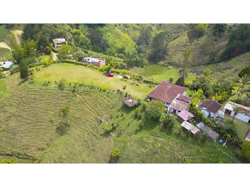 VENDO FINCA CON CASA CON PROYECCION TURISTICA - GUATAPE ANTIOQUIA