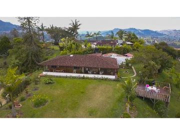 VENDO FINCA CON CASA CON PROYECCION TURISTICA - GUATAPE ANTIOQUIA