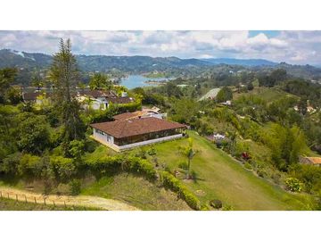 VENDO FINCA CON CASA CON PROYECCION TURISTICA - GUATAPE ANTIOQUIA