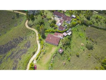 VENDO FINCA CON CASA CON PROYECCION TURISTICA - GUATAPE ANTIOQUIA