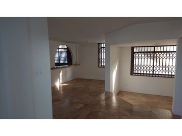 En venta hermosa casa en Manta 2000