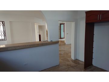 En venta hermosa casa en Manta 2000