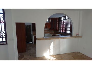 En venta hermosa casa en Manta 2000