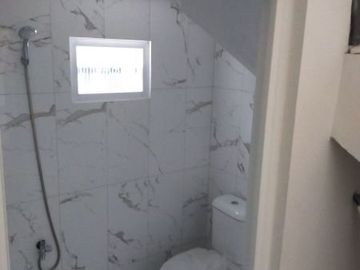 Melda Rumah Hook 2 Lantai Strategis Beji Tanah Baru