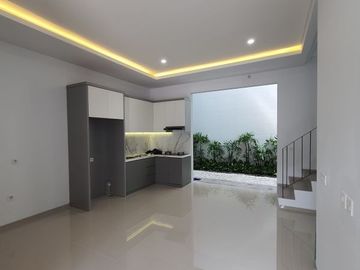 Rumah baru gress di Nirwana executive rungkut cocok ut pasangan muda lingkungan bagus