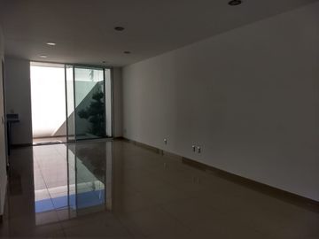 Casa venta valle de juriquilla Queretaro, condominio con alberca  precio de oportunidad