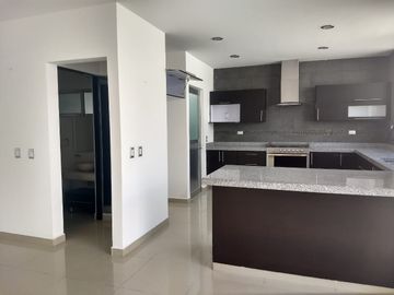 Casa venta valle de juriquilla Queretaro, condominio con alberca  precio de oportunidad