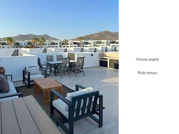 Villa con terraza y vista panorámica, Casa club, amenidades, El tezal, en venta.