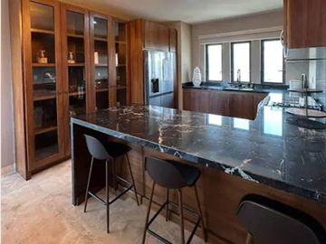 Villa con terraza y vista panorámica, Casa club, amenidades, El tezal, en venta.