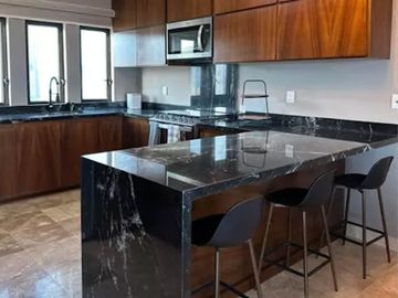 Villa con terraza y vista panorámica, Casa club, amenidades, El tezal, en venta.