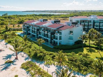 Departamento frente al mar, jacuzzi privado, en residencial privado con amenidad