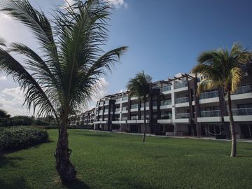 Departamento frente al mar, jacuzzi privado, en residencial privado con amenidad