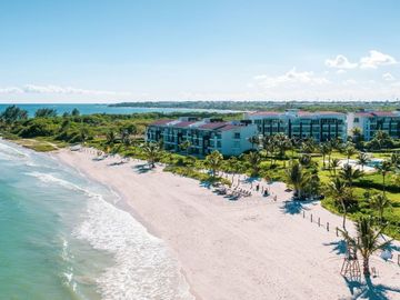 Departamento frente al mar, jacuzzi privado, en residencial privado con amenidad